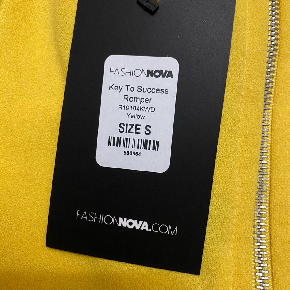 Fashion nova romper - Picture 5 of 5